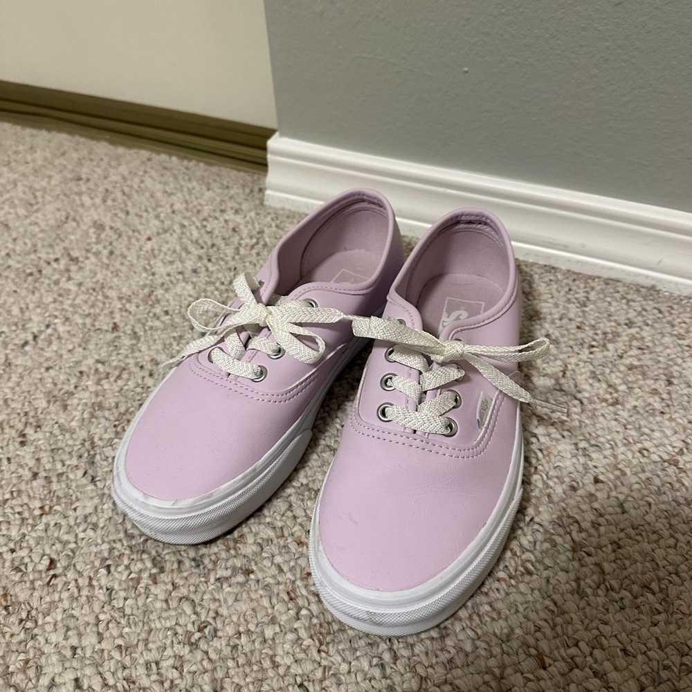 VANS Women's SIZE 7 Light Purple Sneaker With Shimmery Laces